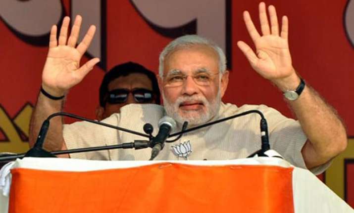 govt should give rs 18.62 to every indian aap mocks pm modi