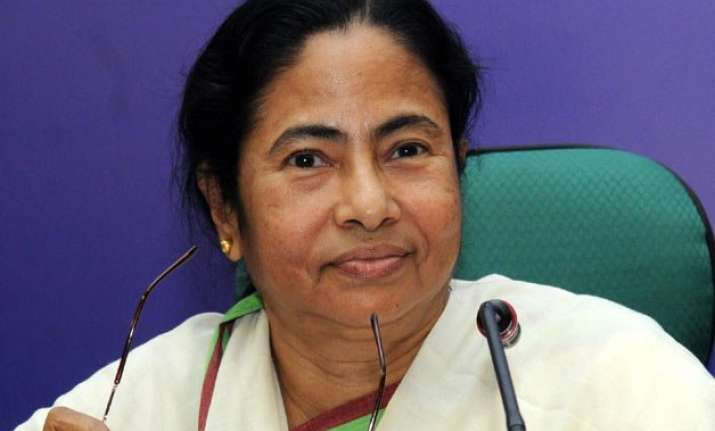 mamata invites bangladesh pm to visit west bengal