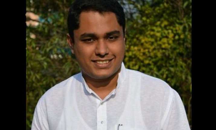 congress slams parrikar s comment about graft in defence
