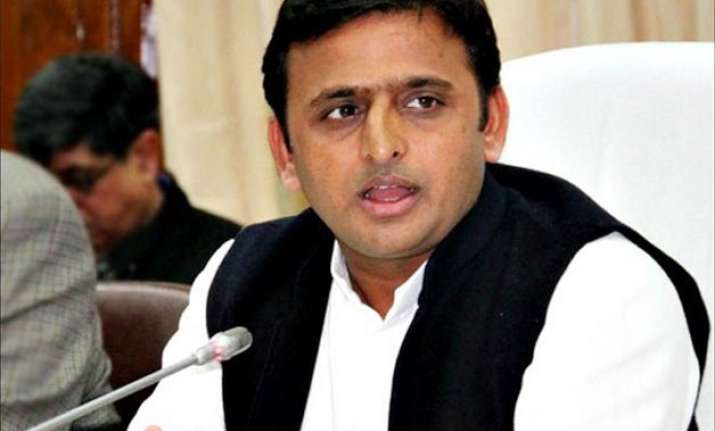akhilesh yadav removes uppsc chairman after hc rap