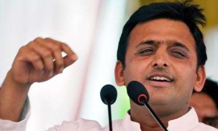 akhilesh writes to modi seeks fertilizers for farmers