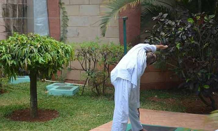 arvind kejriwal responding well to naturopathy treatment at