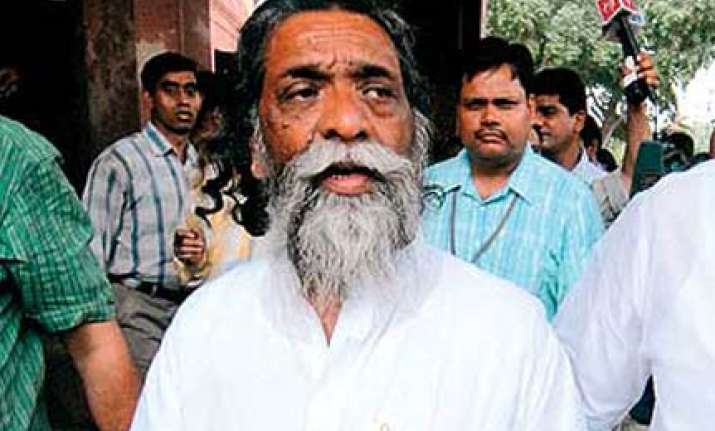 talks on with cong and bjp soren