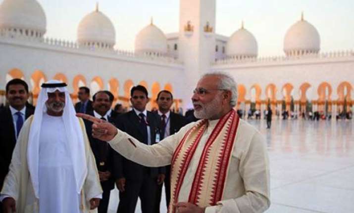 congress slams narendra modi for remarks in uae on previous