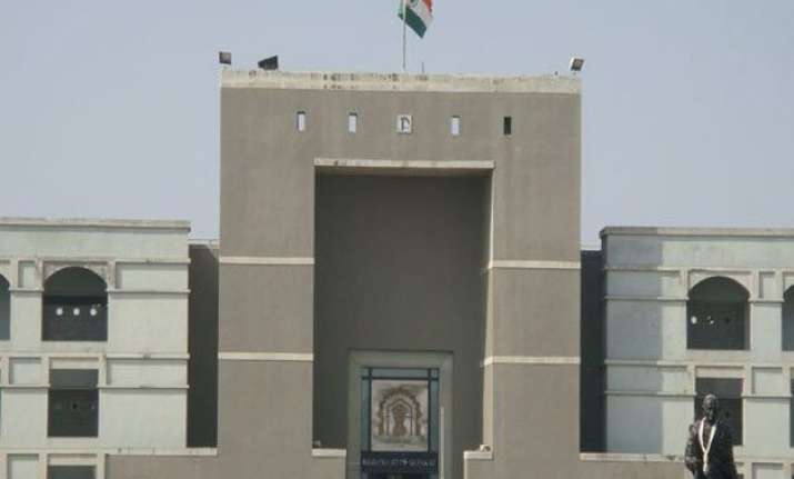hc quashes gujarat govt s ordinance to delay local body
