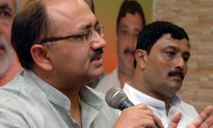 bjp slams mamata over vyapam scam probe demand