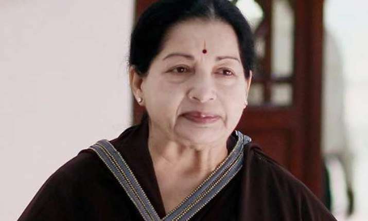 da case sc seeks jayalalithaa s reply on plea for removal