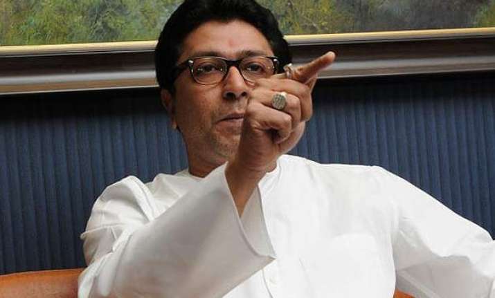 raj thackeray takes a jibe at pm modi on foreign tours