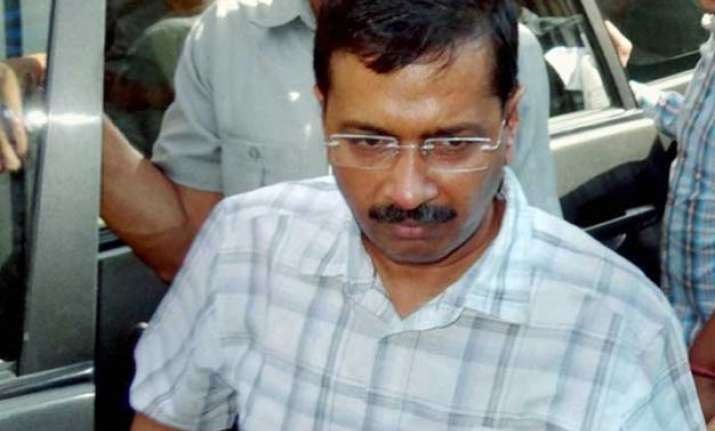 kejriwal offers temporary space to run ftii classes in delhi