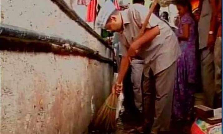 for oct 2 kejriwal to wield broom in pm s backyard
