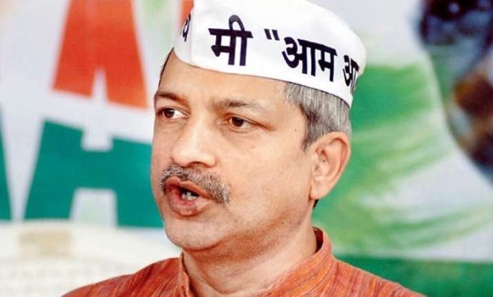 mayank gandhi threatens to quit aap