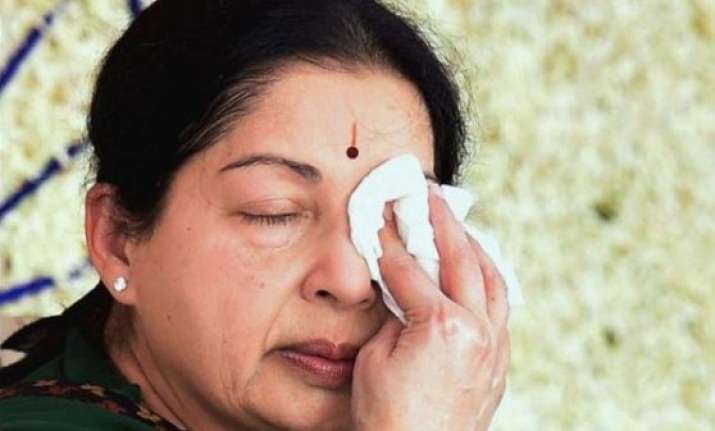 aiadmk mps observe fast demanding justice for jayalalithaa
