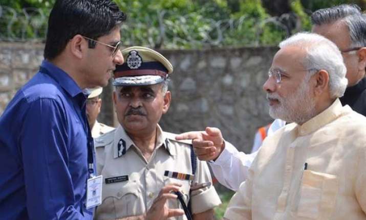 bastar dm served notice for wearing sunglasses while