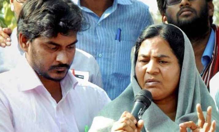 smriti irani lying no fellowship money to rohith mother