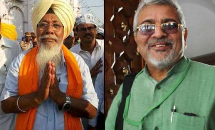 aap suspends mps dharamavira gandhi and harinder khalsa