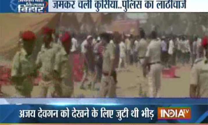 crowd gets violent in ajay devgn s poll meeting police