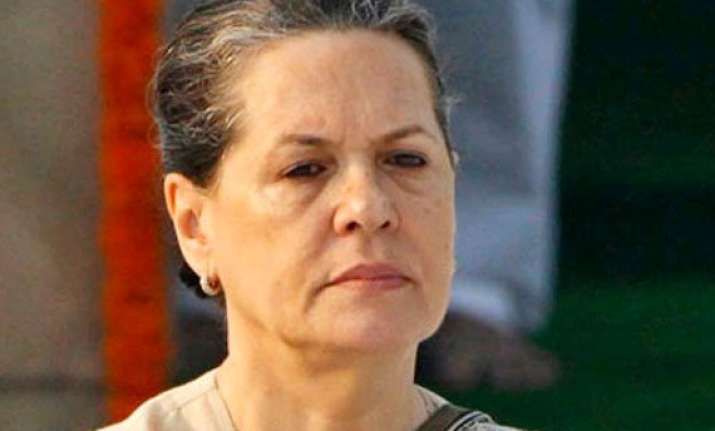 congress to play constructive role sonia