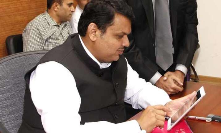i don t believe in vip culture devendra fadnavis