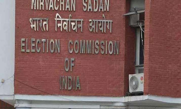 ec notice to aap 5 others for de recognition