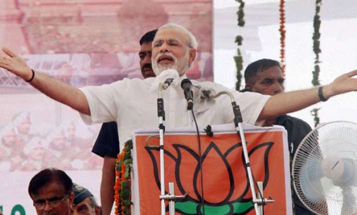 modi lauds kashmiris for their faith in democracy