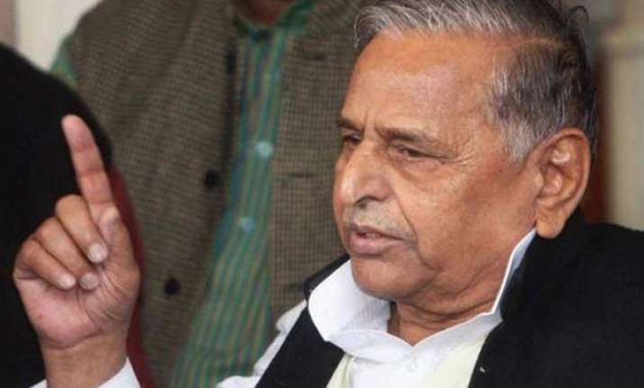 ips officer files police complaint against mulayam singh