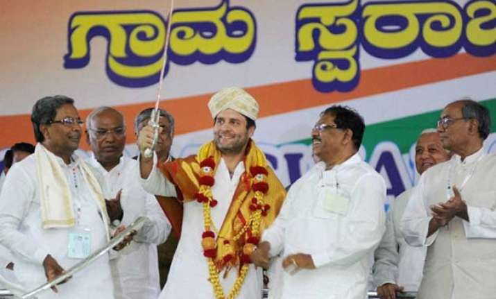 pm modi alone running country from pmo rahul gandhi
