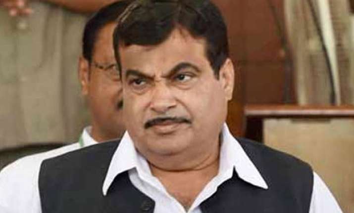 government to act on whatsapp pics or fb posts on accidents