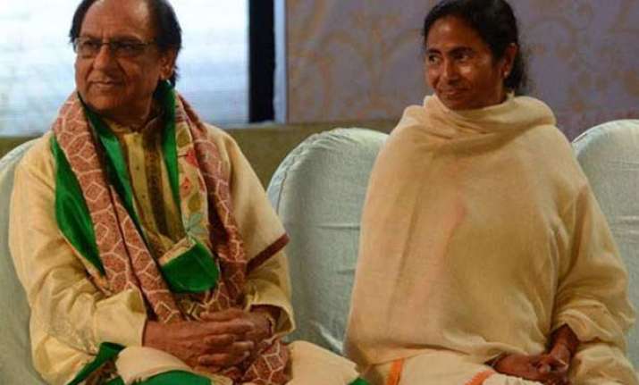 mamata banerjee draws flak on twitter for hosting ghulam
