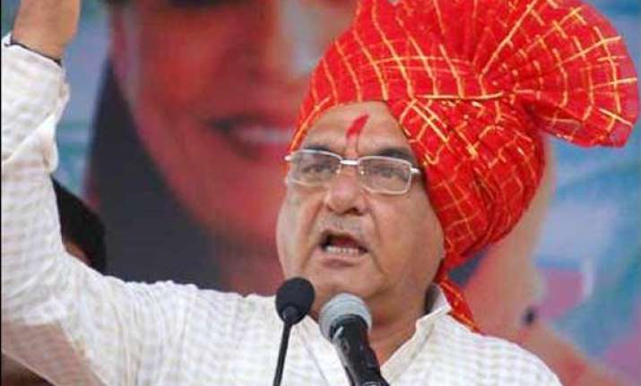 haryana polls congress manifesto woos farmers promises