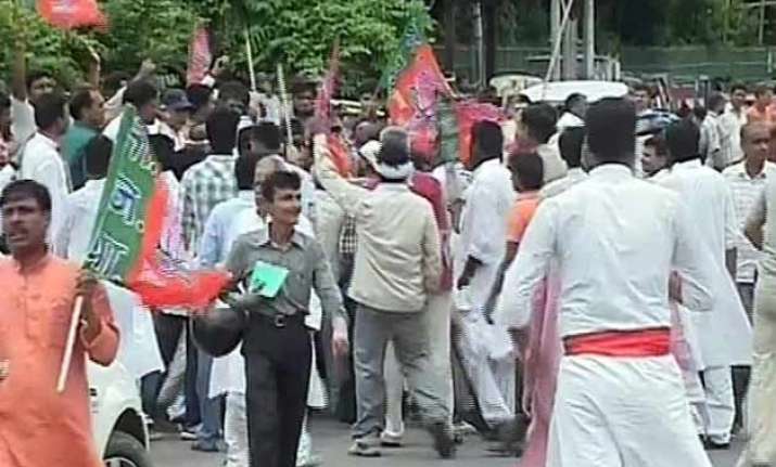 bihar polls bjp jd u workers protest over ticket denial