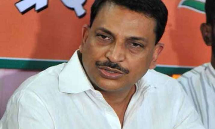 maharashtra polls anti bjp rhetoric shows shiv sena has