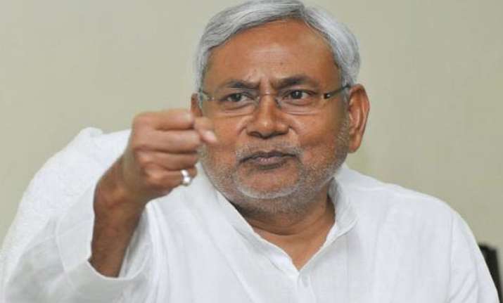 pm congratulates nitish on becoming cm
