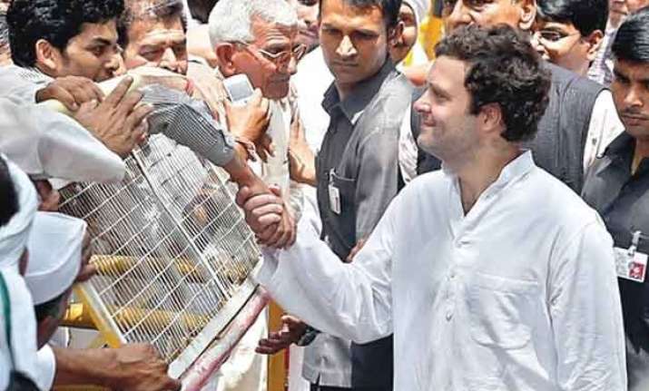 rahul gandhi on padyatra meets and comforts distressed