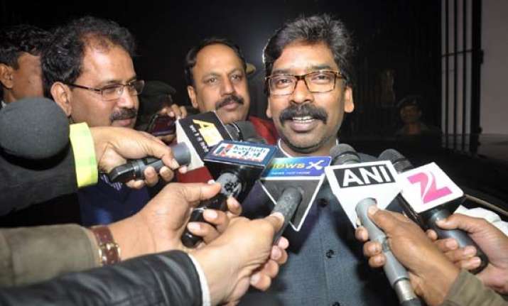 hemant soren accuses bjp of crushing tribal leadership in