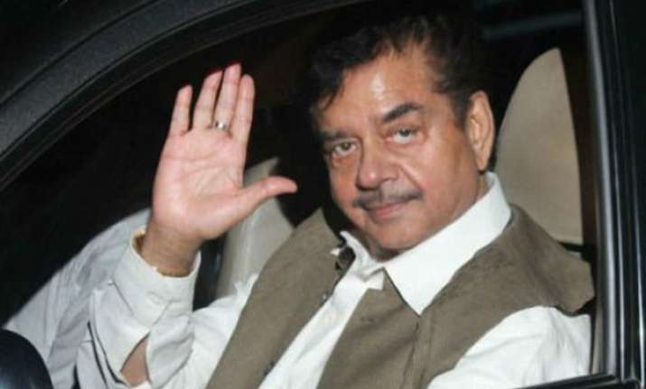 shatrughan sinha takes dig at centre for spiralling pulses