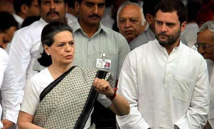 sonia gandhi rahul gandhi priyanka gandhi returns from trip