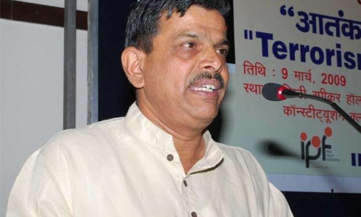 rss firm on article 370 but wants j k experiment to succeed