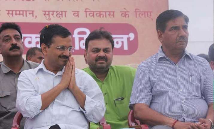 arvind kejriwal launches shramik vikas mission for labourers