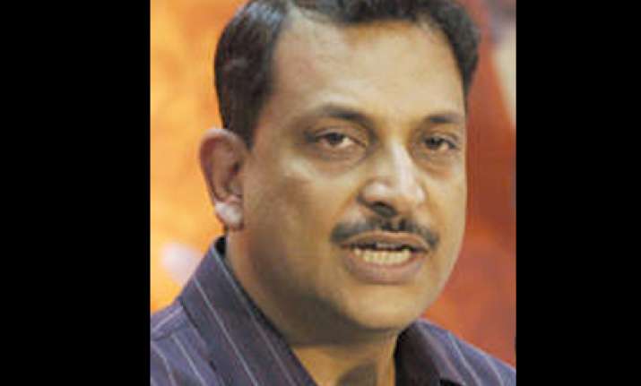 bjp slams rahul cong for linking poverty with naxalism