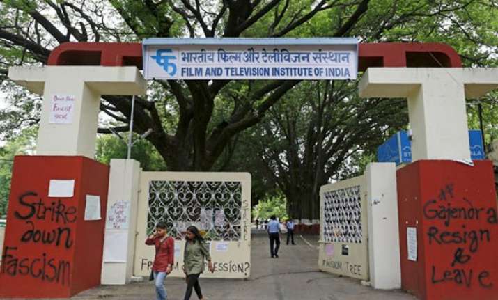 ftii row i b minister rathore meets protesting students