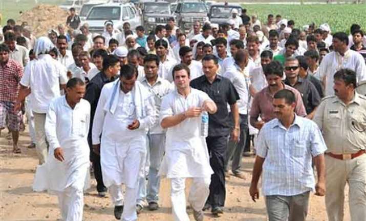 rahul gandhi to undertake 15 km padyatra in telangana