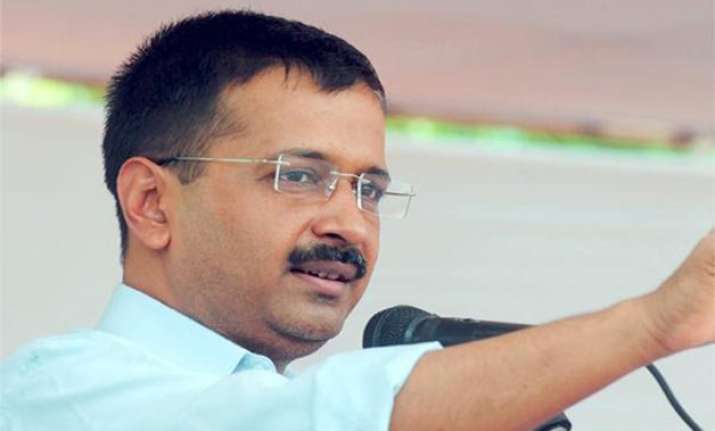 kejriwal hosts iftar party pakistan envoy najeeb jung