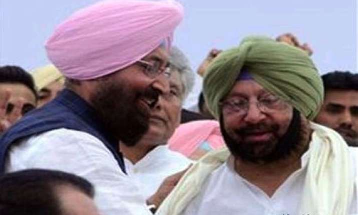 daggers out in punjab congress signature campaign against