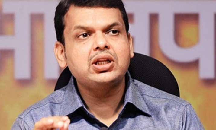 opposition greets maharashtra cm fadnavis with slogans on