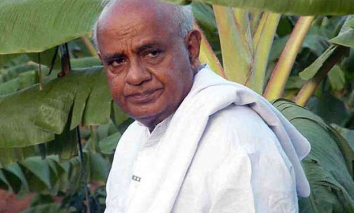 gowda threatens to resign as no one bothered about farmers