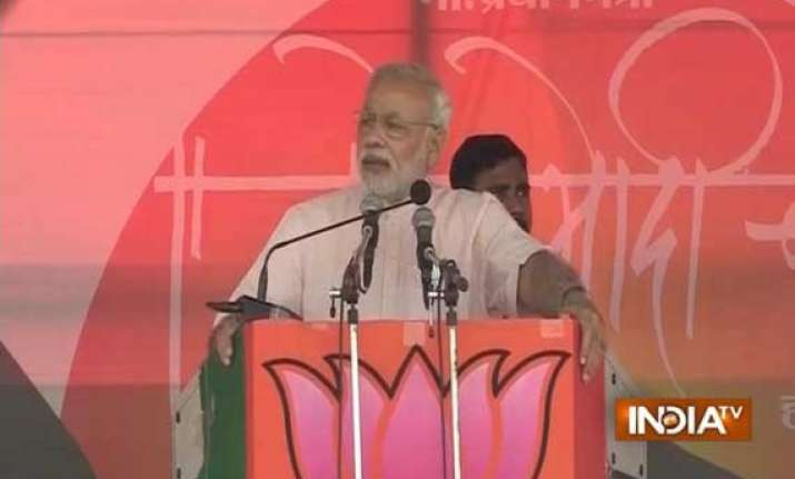 in pics narendra modi s rally in maharashtra october 10 2014