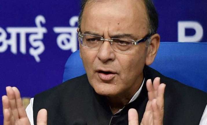 jaitley hits back at manmohan asks him to be non partisan