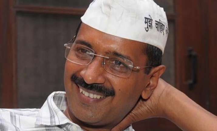 arvind kejriwal flays najeeb jung calls him modi s man