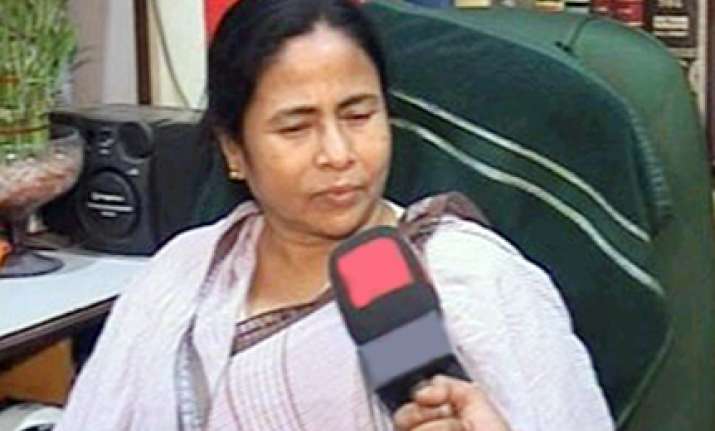 car follows mamata convoy tc claims murder conspiracy