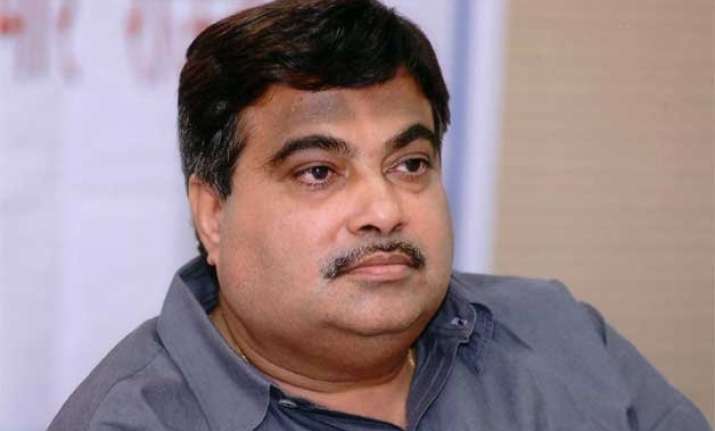 gadkari calls on president regarding e rickshaw ordinance